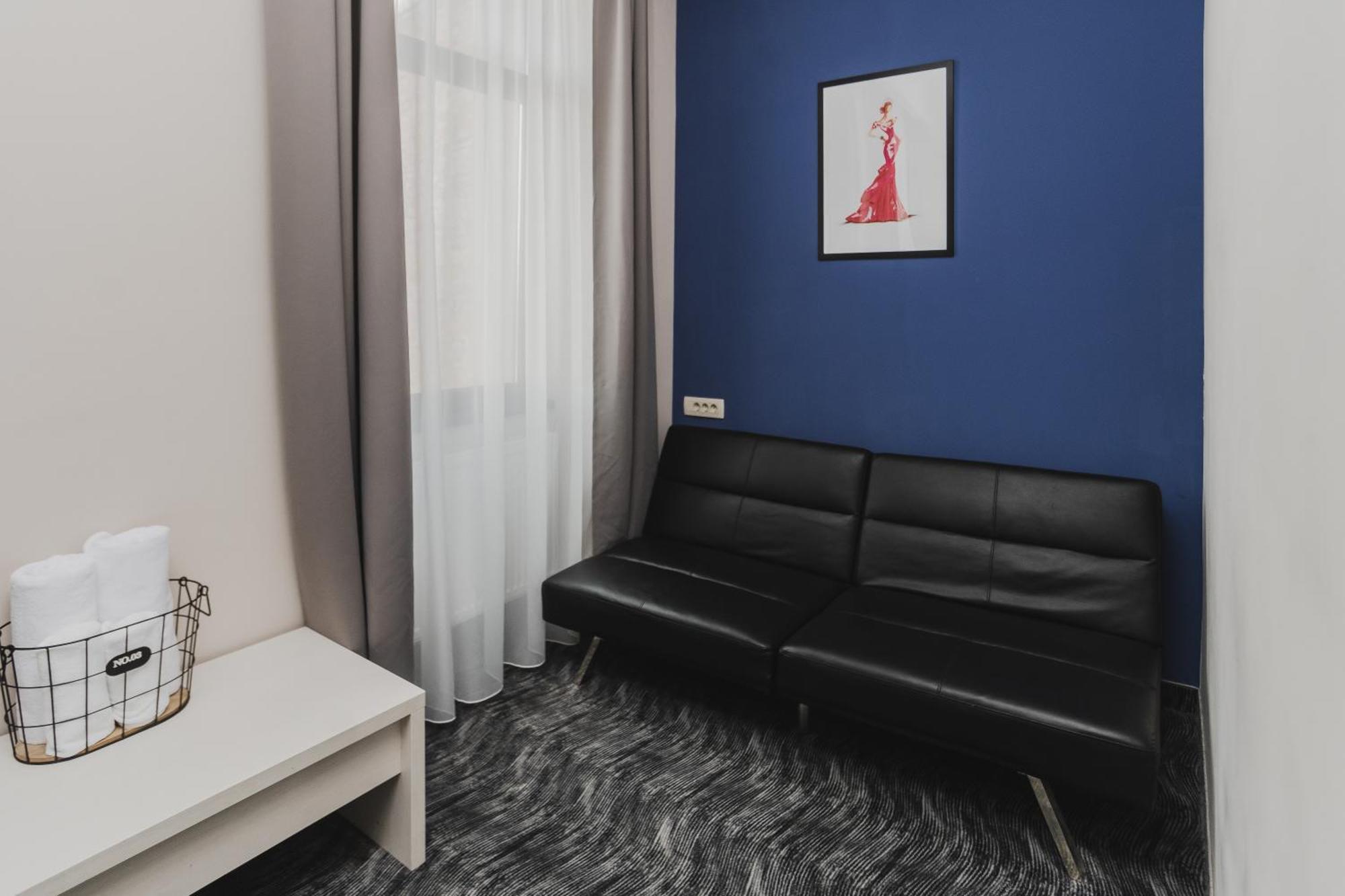 Caro Boutique Hotel Орадя Экстерьер фото